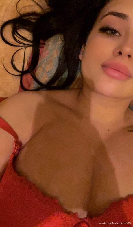 malaczarna sexy actress image
