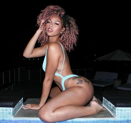 Vanessa Josey erotic actress img