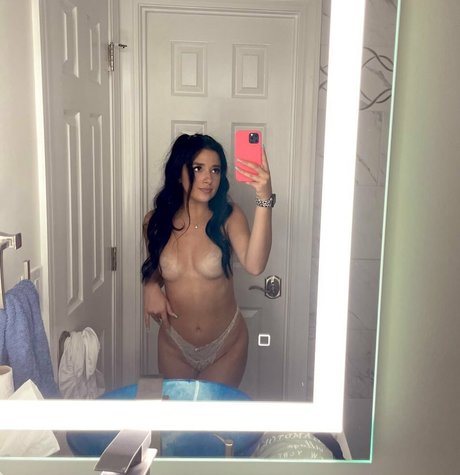 Vanexxmarie pornographic model pic