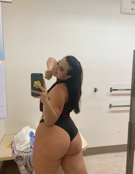 Beary Becca beautiful model pic