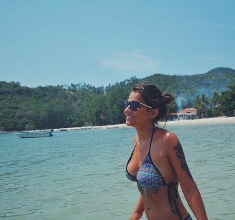 Ana Gutierrez sexy actress picture