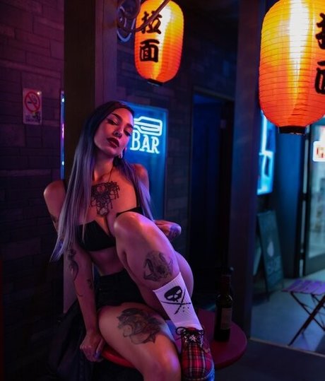 Fawnie hot model pictures