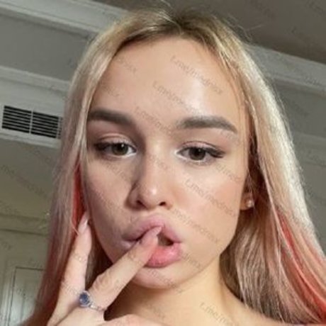 succubdiana model nude pic