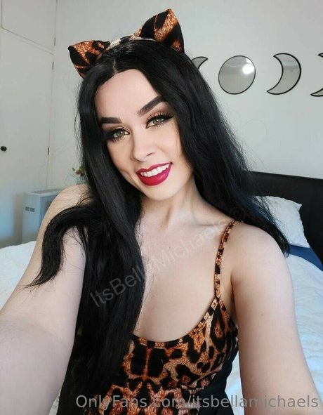 Bella Michaels erotic actress picture