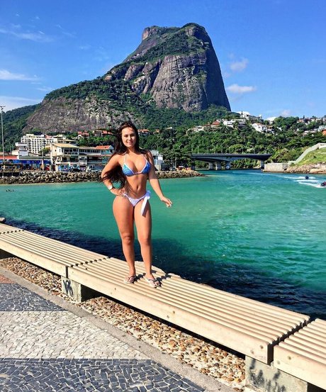 Isabella Pinheiro pornstar top img