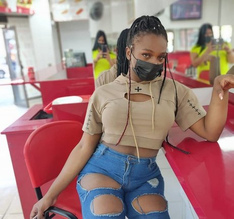 Joselyn Sevillano model erotic img