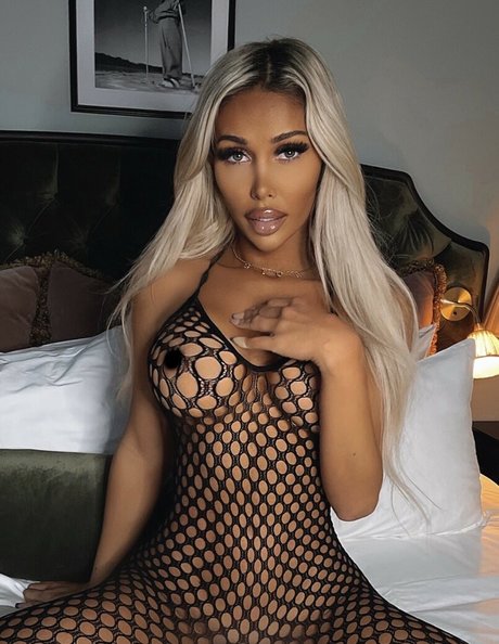 Carolinenitter model pretty pics