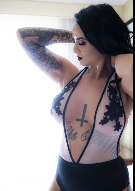 Ashlee Evens Smith pornstar erotic photo