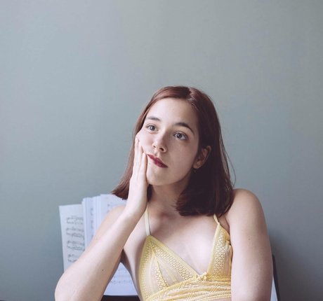 Lou Howard art model picture