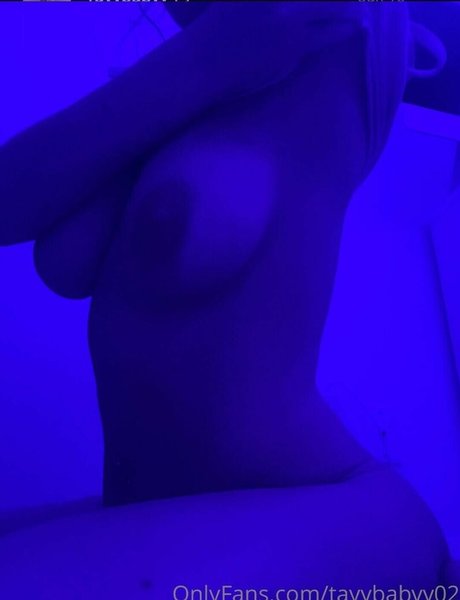 Taylor McCarthy art star gallery