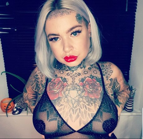 Summerrayexo model naked photos