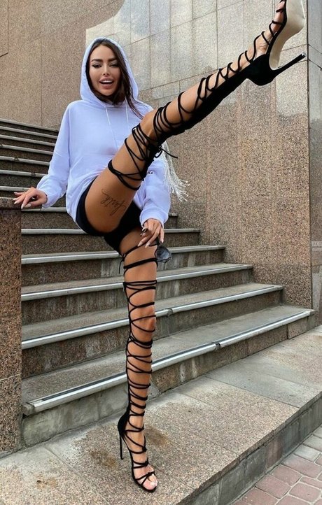 Alena Omovich model xxx photos