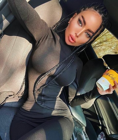 Alena Omovich sex pornstar img