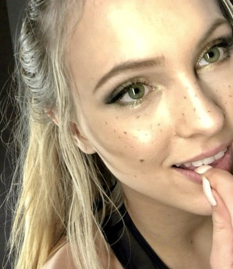 Melissa Danilov top star pic