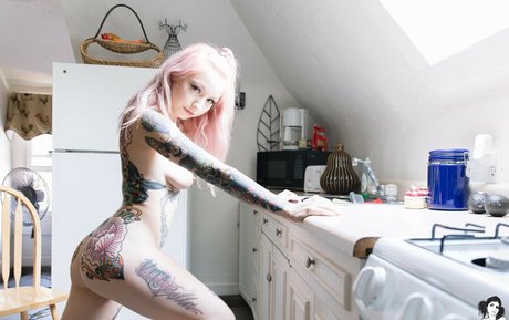 Bae Suicide erotic pornstar picture