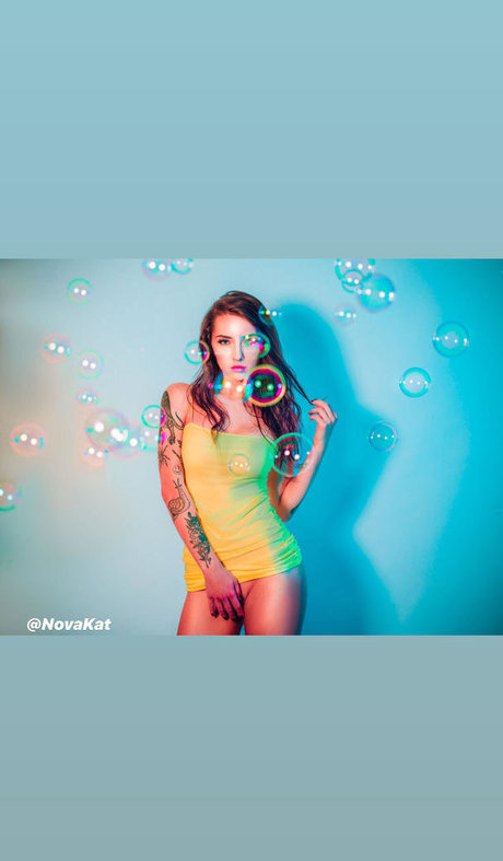 novakat perfect actress gallery