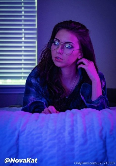 novakat star adult picture