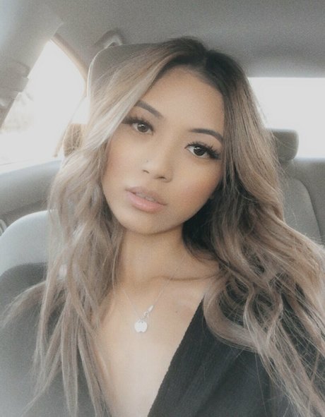 Crybabyiris nice actress galleries