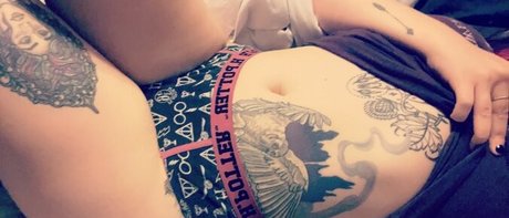 QuinNight adult actress pic