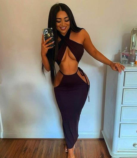 Kate Isobel Daisy naked pornstar galleries