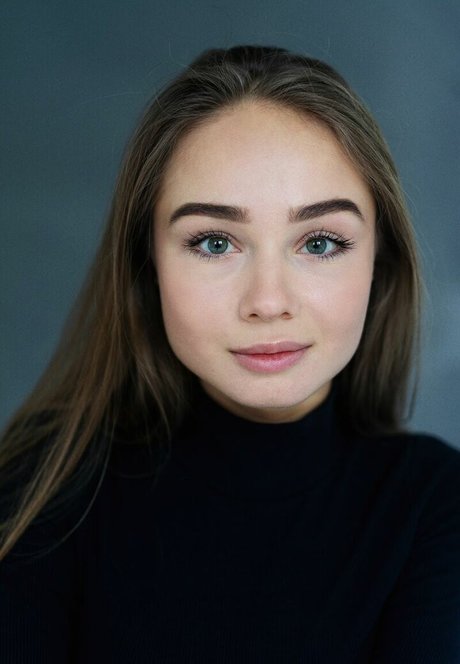 Tatiana Baytalenko exclusive actress photos