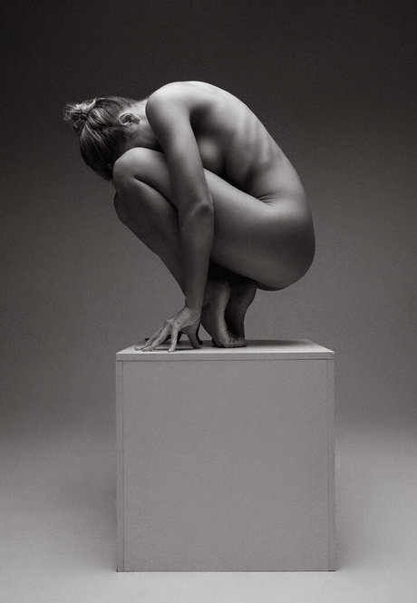 Anastasia Zavistovskaya naked model pics