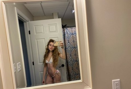 RyyFyy star adult archive