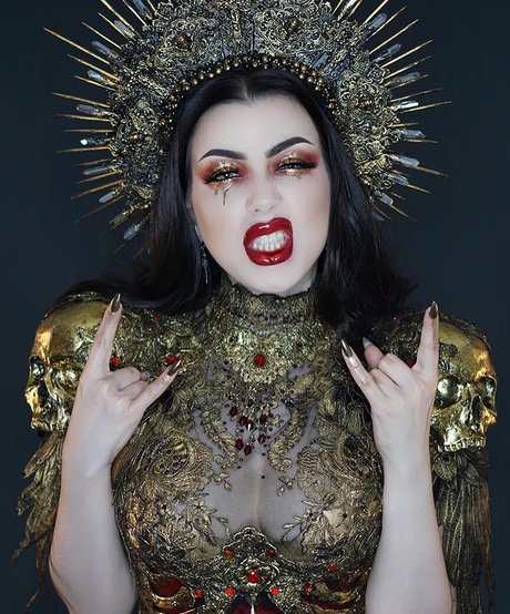 Threnody In Velvet model erotic images