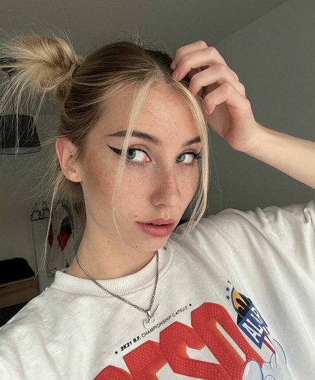 veylaneey nude actress picture