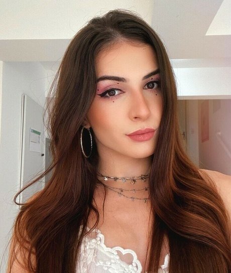 Angela Moraes star exclusive photo