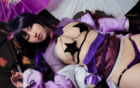 Ririboni hot model image