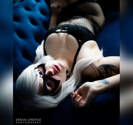 Erika Szabo hot star image