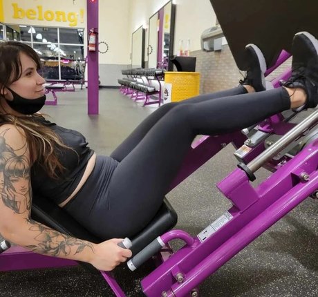 Erika Szabo star sexy archive