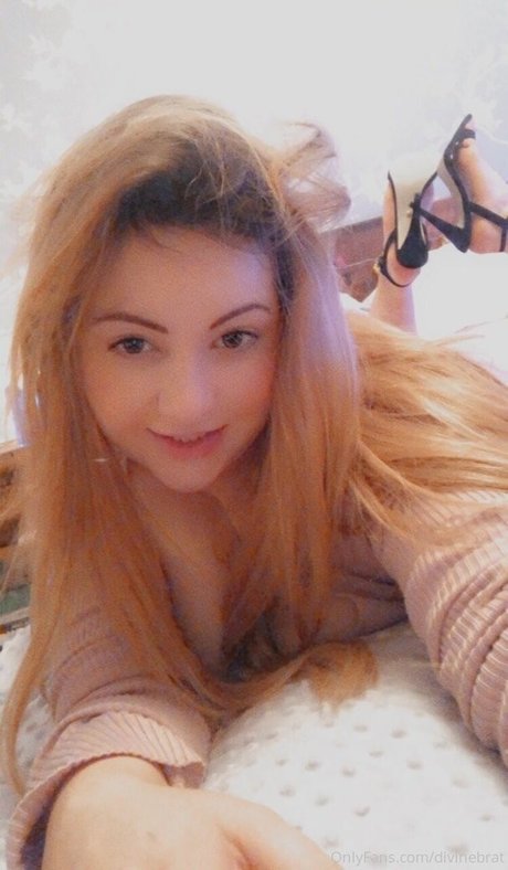 Divinebrat pornstar high quality pics