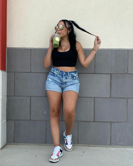 Alejandramariaxo model hot archive