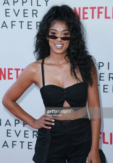 Mila J top actress picture