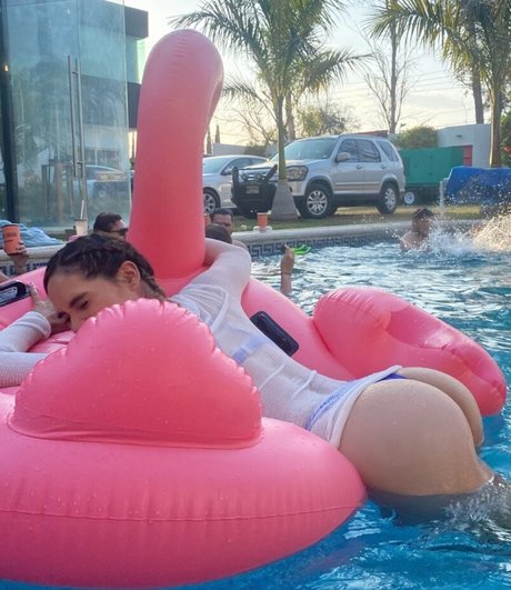 Leslie Leyva free model pics