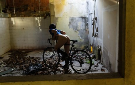 Bi0degradavel porn model galleries