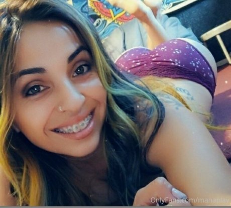 Liliana Nana hot model picture