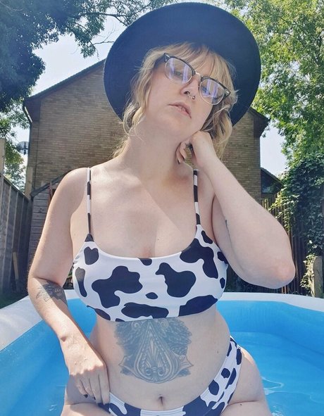 StaceyofGotham model adult pictures