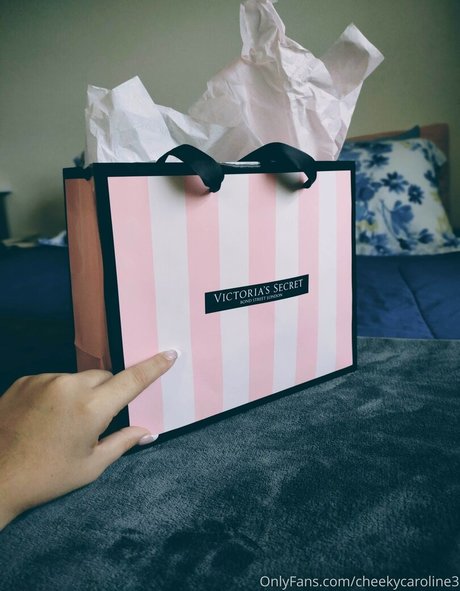 carolinecheeks pretty actress archive