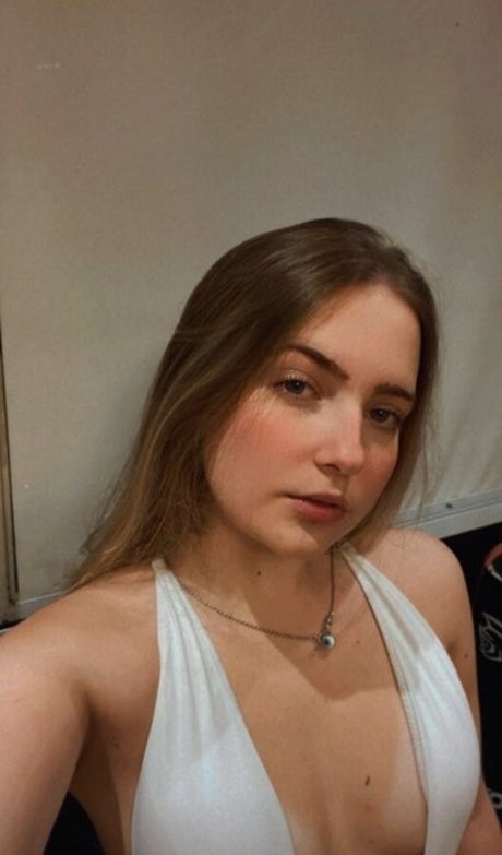 Camila Moroz nice pornstar img