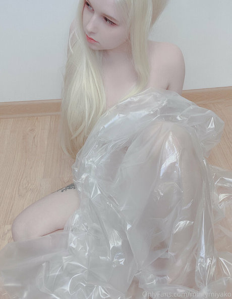 MintyMiyako pretty pornstar galleries