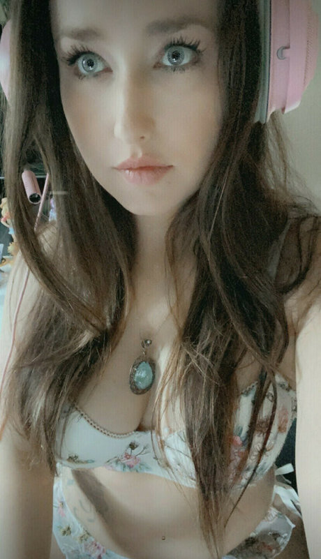 Savannah Roses nude model galleries