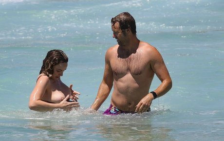 Bbie Chtfield star hot images