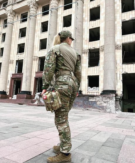 kira mistress of chaos sexy star pic