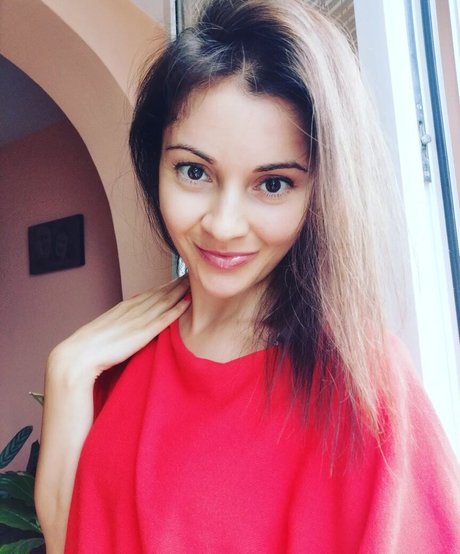 Lx Sasha sexy actress pictures