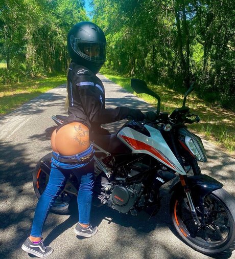 Katy Coastal high quality actress photo