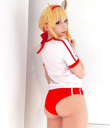 Arya Cos star art pics