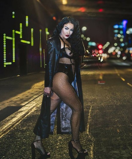 Reign Chaos nice actress photo